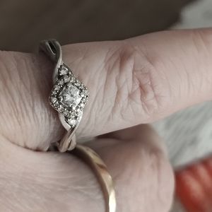 10K White Gold & Diamond Ring